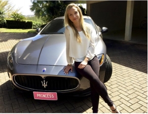 Instagram’ın zengin kızı kendi parasını kazanmak istiyor