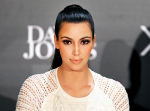 Kim Kardashian bebeğinin plasentasını yedi
