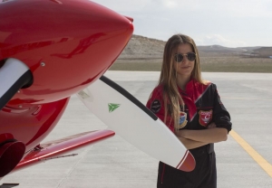 Türkiye’nin ilk kadın akrobasi pilotu