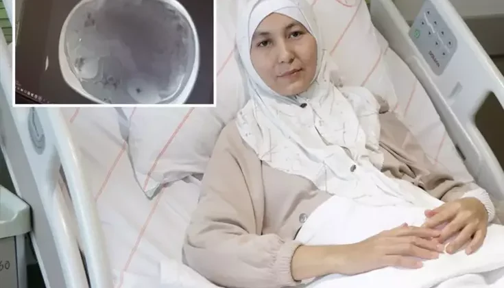 Midesinde sertlik fark etti, hastanede karnından iki bebek büyüklüğünde tümör çıkarıldı