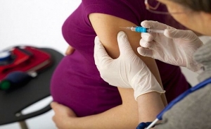 Hamileyken yaptırılan aşı bebeğe zarar vermiyor